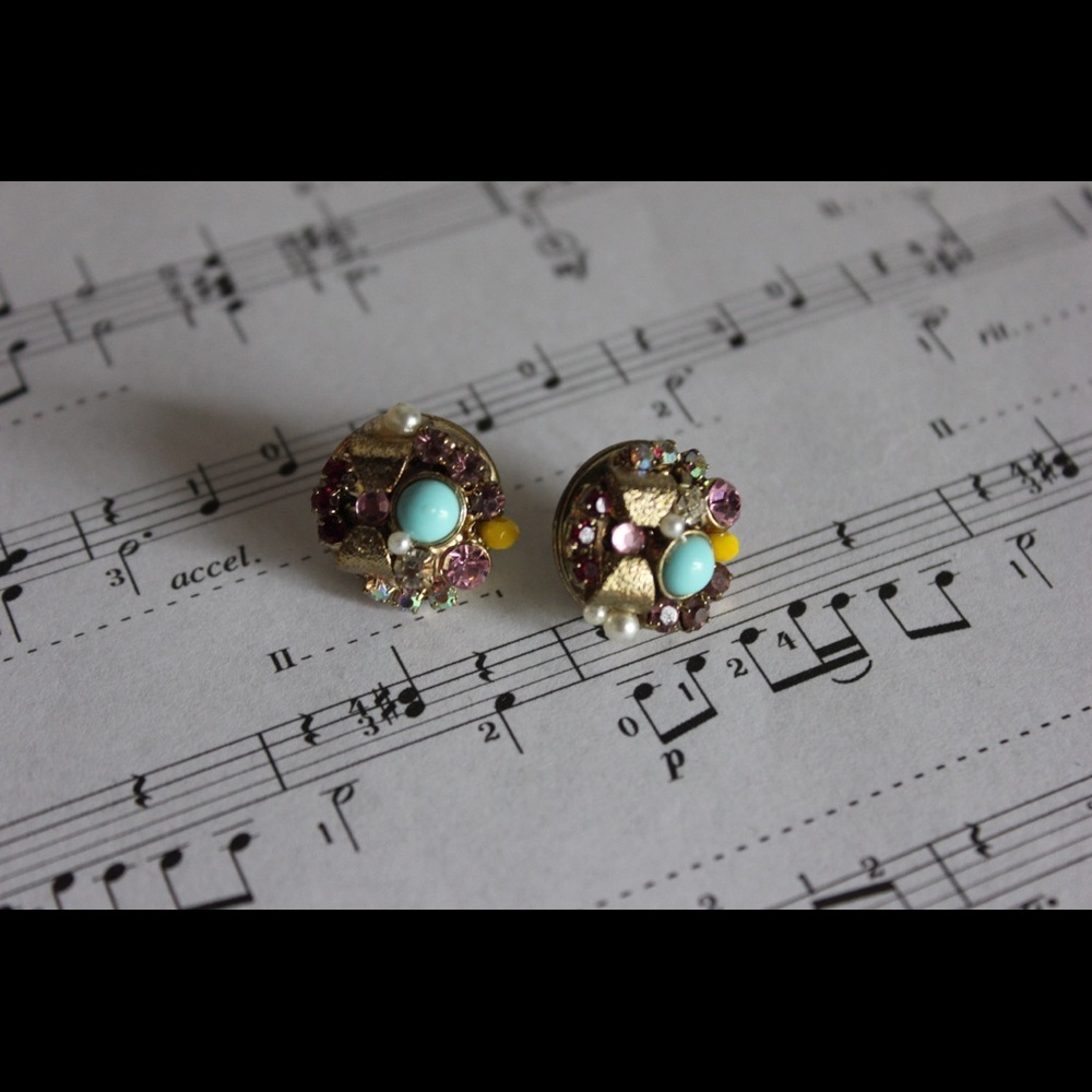 Betsey Johnson bedazzled studs